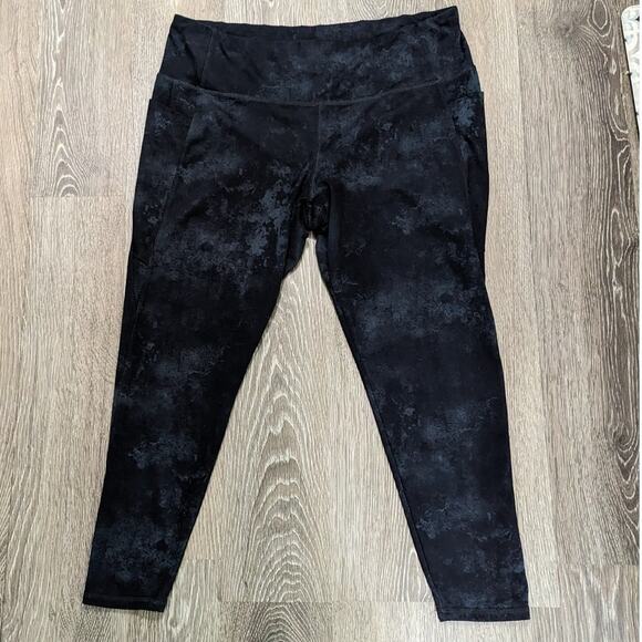 Danskin Women's Black/Gray Marble Print Cropped Legging Size XXL - Picture 1 of 4